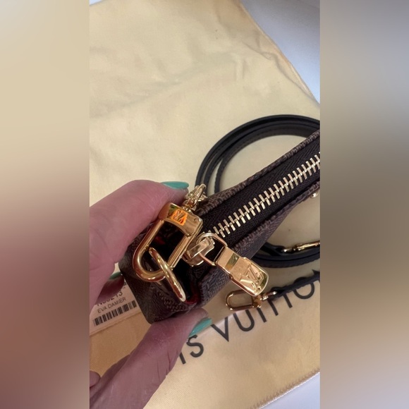 Authentic Louis Vuitton Eva Damier Ebene clutch. Like New Condition! - Picture 8 of 9